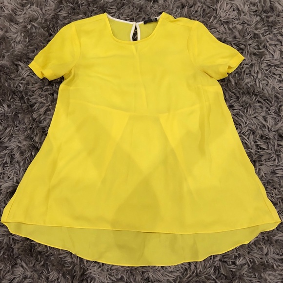 Vince Camuto Tops - Women’s Vince Camuto Blouse.